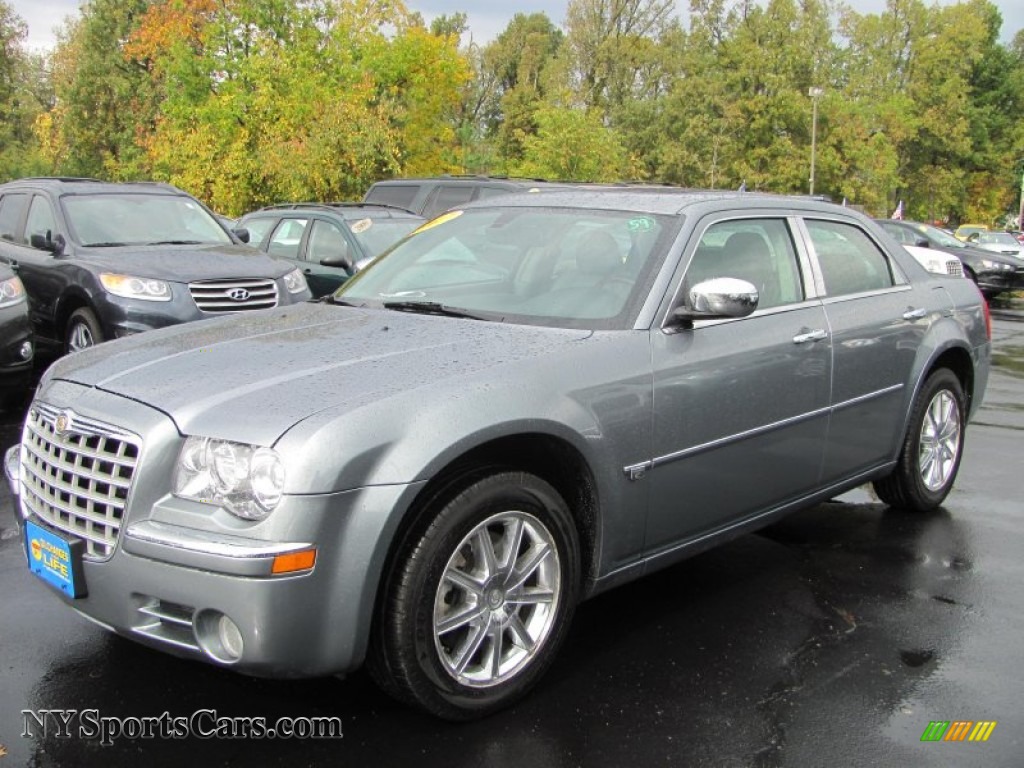 Gray Chrysler 300