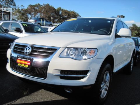 Campanella White 2010 Volkswagen Touareg VR6 FSI 4XMotion