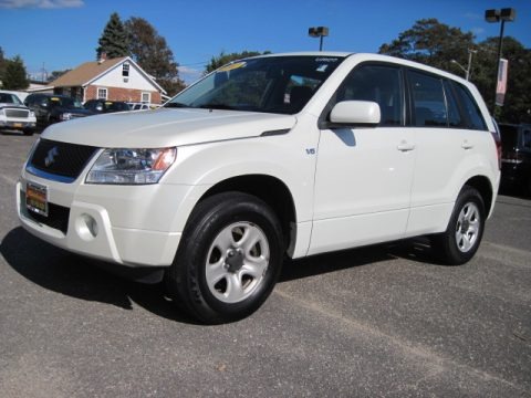 White Pearl 2007 Suzuki Grand Vitara 4x4