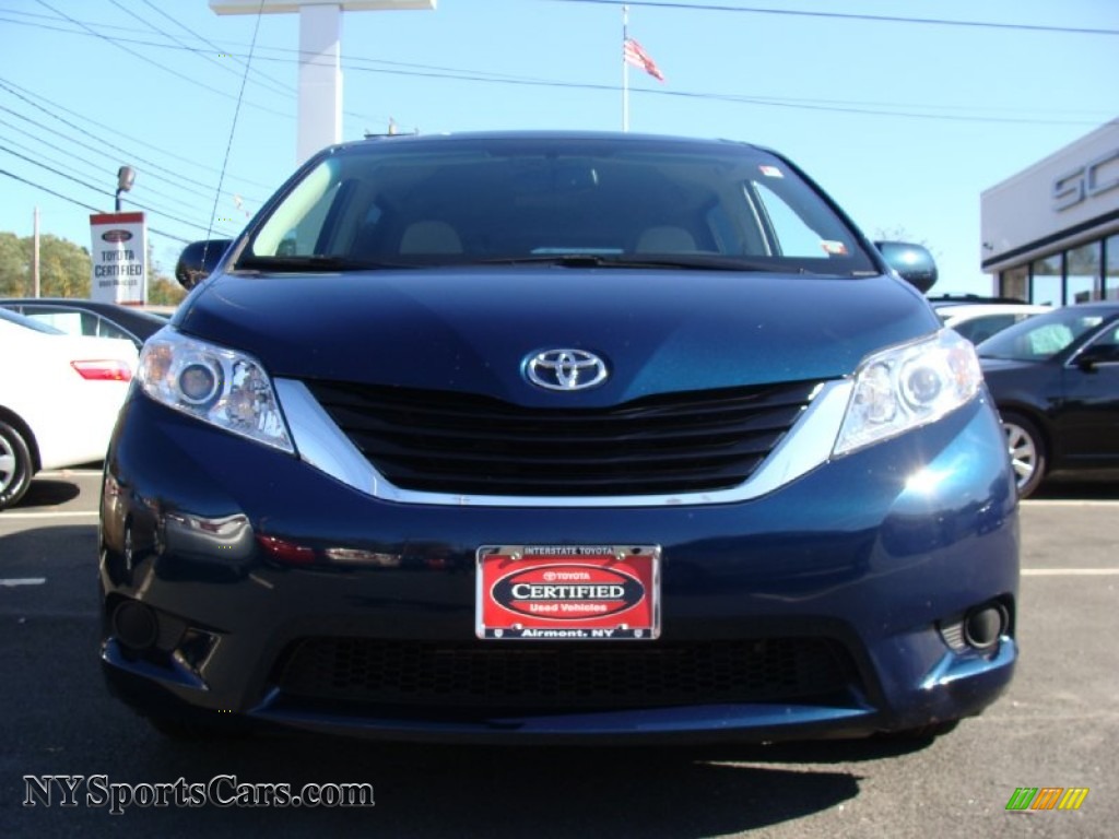 2011 Sienna LE AWD - South Pacific Blue Pearl / Light Gray photo #2