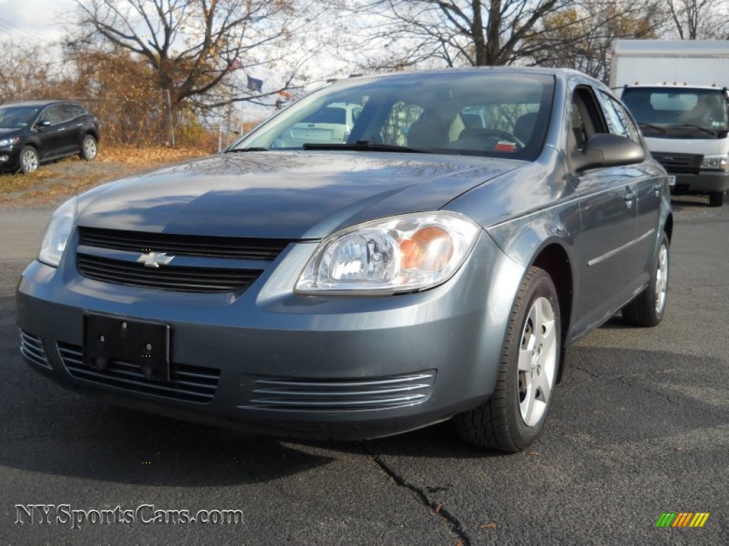 2005 Chevrolet Cobalt Sedan In Blue Granite Metallic Photo