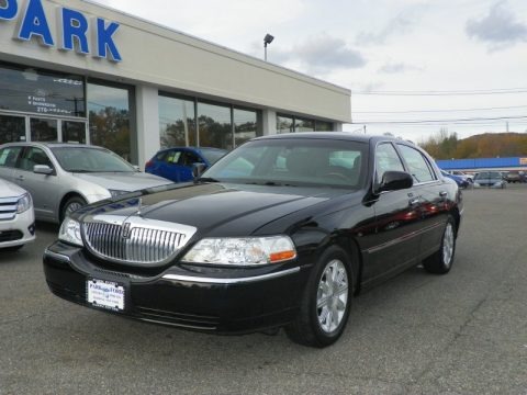 Black 2011 Lincoln Town Car Signature Limited
