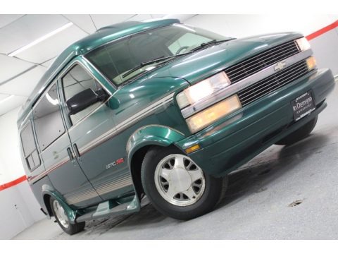Dark Forest Green Metallic 2000 Chevrolet Astro AWD Passenger Conversion Van