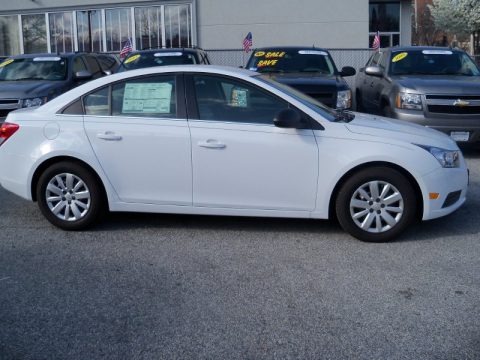 Summit White 2011 Chevrolet Cruze LS