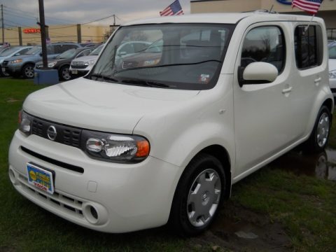 White Pearl 2011 Nissan Cube 1.8 S White Pearl 2011 Nissan Cube 1.8 S