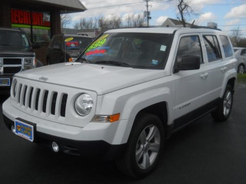 Bright White 2011 Jeep Patriot Latitude 4x4 Bright White 2011 Jeep Patriot Latitude 4x4