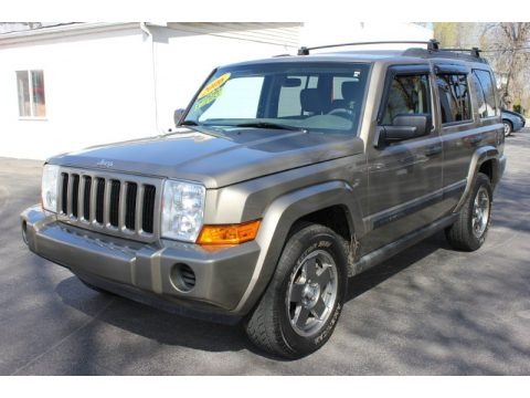Light Khaki Metallic 2006 Jeep Commander 4x4 Light Khaki Metallic 2006 Jeep Commander 4x4