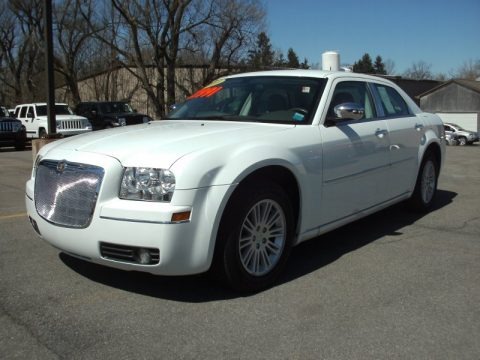 Bright White 2010 Chrysler 300 Touring Bright White 2010 Chrysler 300 Touring