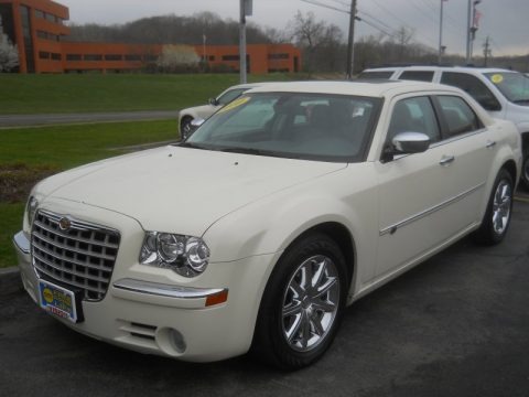 Cool Vanilla White 2010 Chrysler 300 C HEMI Cool Vanilla White 2010 Chrysler 300 C HEMI