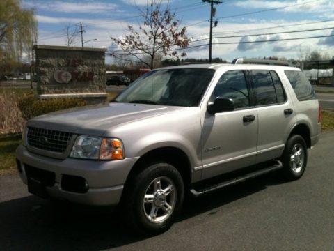 Silver Birch Metallic 2005 Ford Explorer XLT 4x4 Silver Birch Metallic 2005 Ford Explorer XLT 4x4
