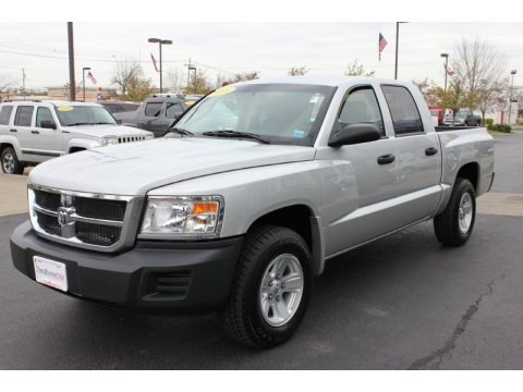 Bright Silver Metallic 2008 Dodge Dakota ST Crew Cab 4x4 Bright Silver Metallic 2008 Dodge Dakota ST Crew Cab 4x4