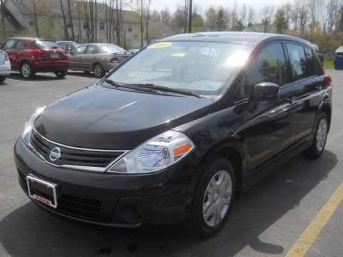 Super Black 2010 Nissan Versa 1.8 S Hatchback