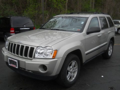 Light Graystone Pearl 2007 Jeep Grand Cherokee Laredo 4x4 Light Graystone Pearl 2007 Jeep Grand Cherokee Laredo 4x4