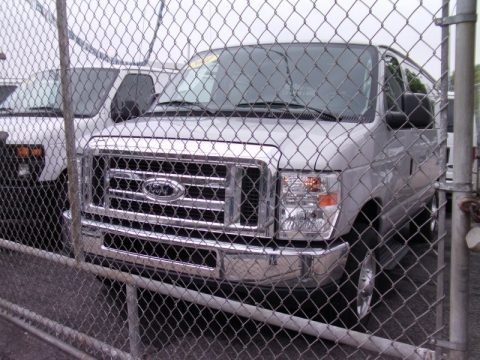 Ingot Silver Metallic 2011 Ford E Series Van E350 XLT Passenger Ingot Silver Metallic 2011 Ford E Series Van E350 XLT Passenger