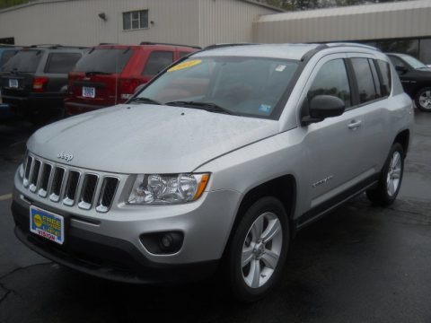 Bright Silver Metallic 2011 Jeep Compass 2.4 Latitude 4x4 Bright Silver Metallic 2011 Jeep Compass 2.4 Latitude 4x4