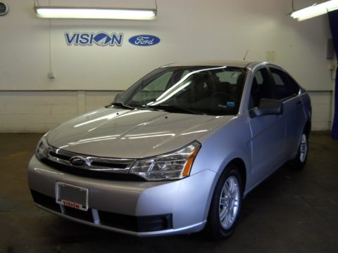 Ingot Silver Metallic 2010 Ford Focus SE Sedan