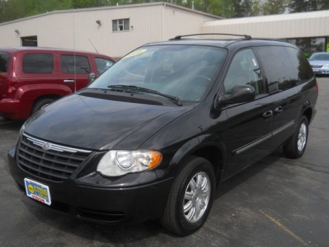 Brilliant Black 2006 Chrysler Town & Country Touring