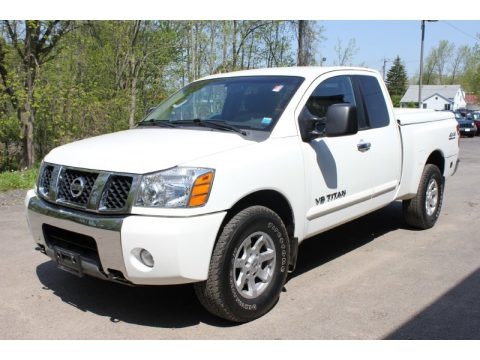 White 2007 Nissan Titan SE King Cab 4x4 White 2007 Nissan Titan SE King Cab 4x4