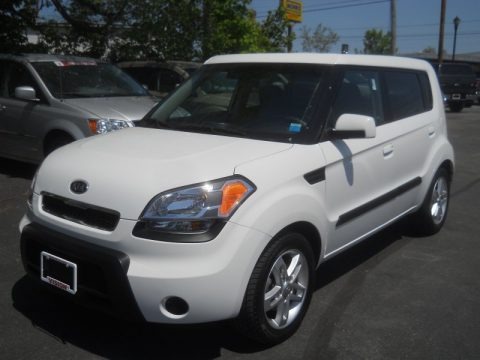 Clear White 2010 Kia Soul + Clear White 2010 Kia Soul +
