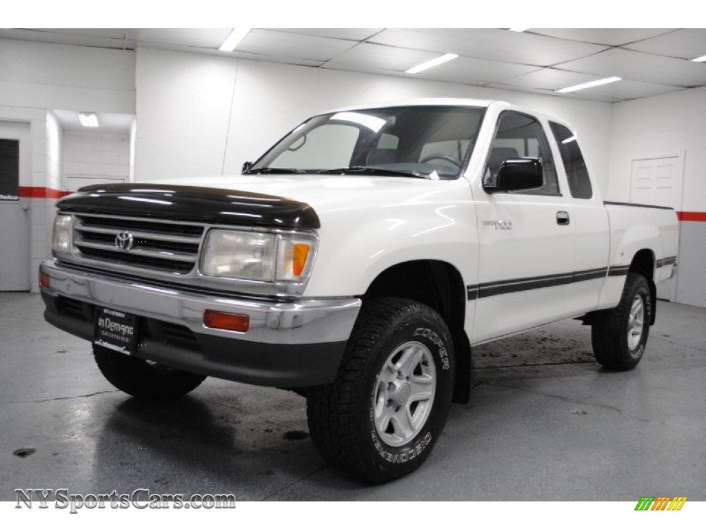 1998 T100 Truck DX Extended Cab 4x4 - Warm White / Gray photo #6
