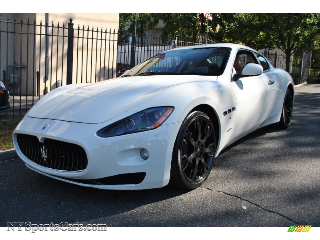 White Maserati http://images.nysportscars.com/pictures/72577560.jpg