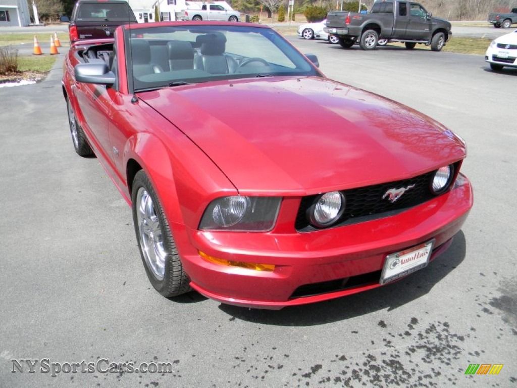 2006 Mustang GT Premium Convertible - Redfire Metallic / Dark Charcoal photo #18