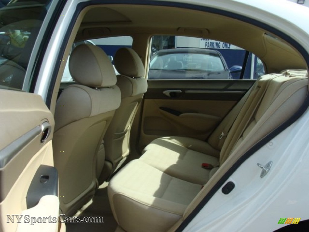 2006 Civic EX Sedan - Taffeta White / Ivory photo #20