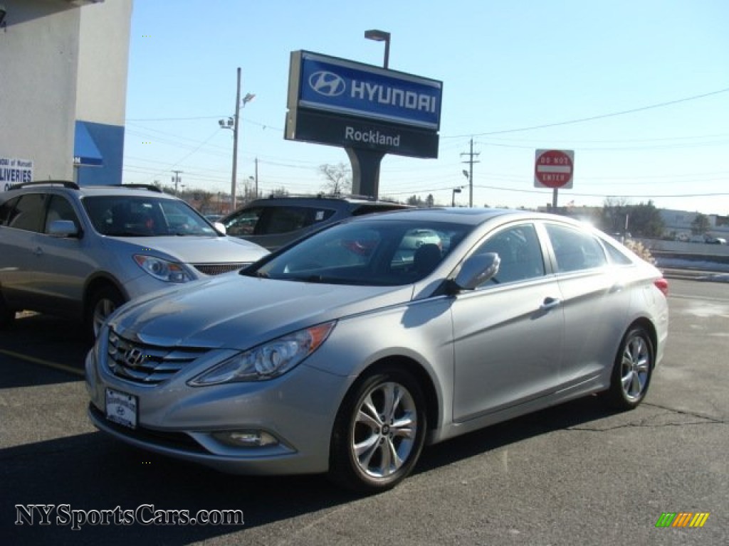 2011 Hyundai Sonata Limited in Radiant Silver photo #18 ...