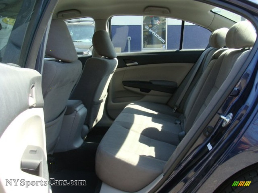 2011 Accord LX-P Sedan - Royal Blue Pearl / Gray photo #19