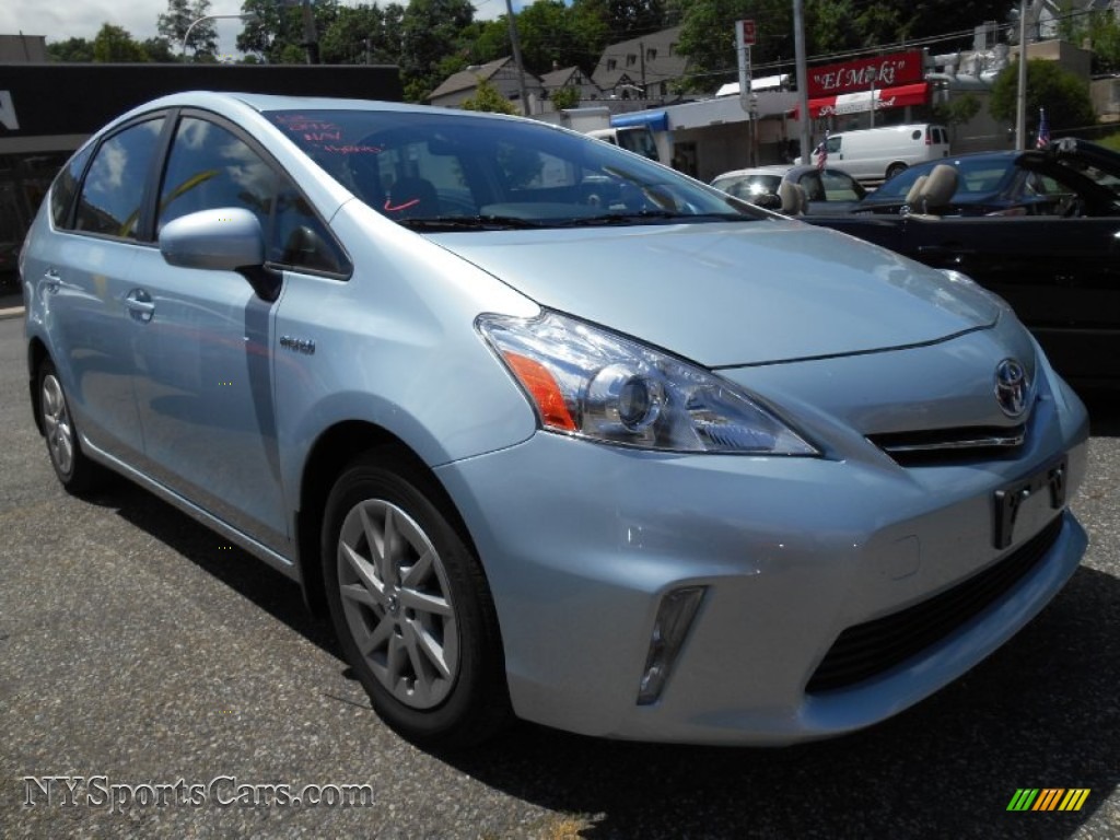 2017 Toyota Prius V Two Hybrid In Clear Sky Blue Metallic 033408 Clear Sky Blue Metallic Bisque Toyota Prius V Two Hybrid