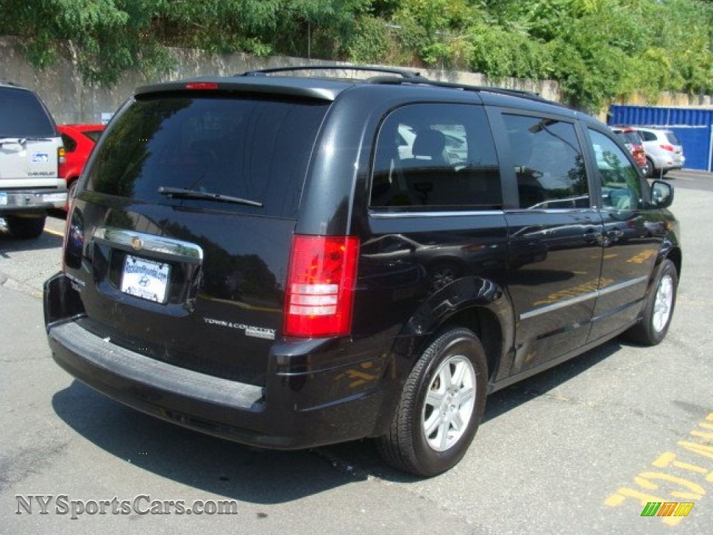 2010 Town & Country Touring - Blackberry Pearl / Medium Slate Gray/Light Shale photo #4