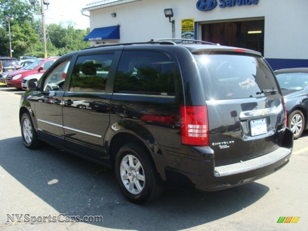 2010 Town & Country Touring - Blackberry Pearl / Medium Slate Gray/Light Shale photo #6